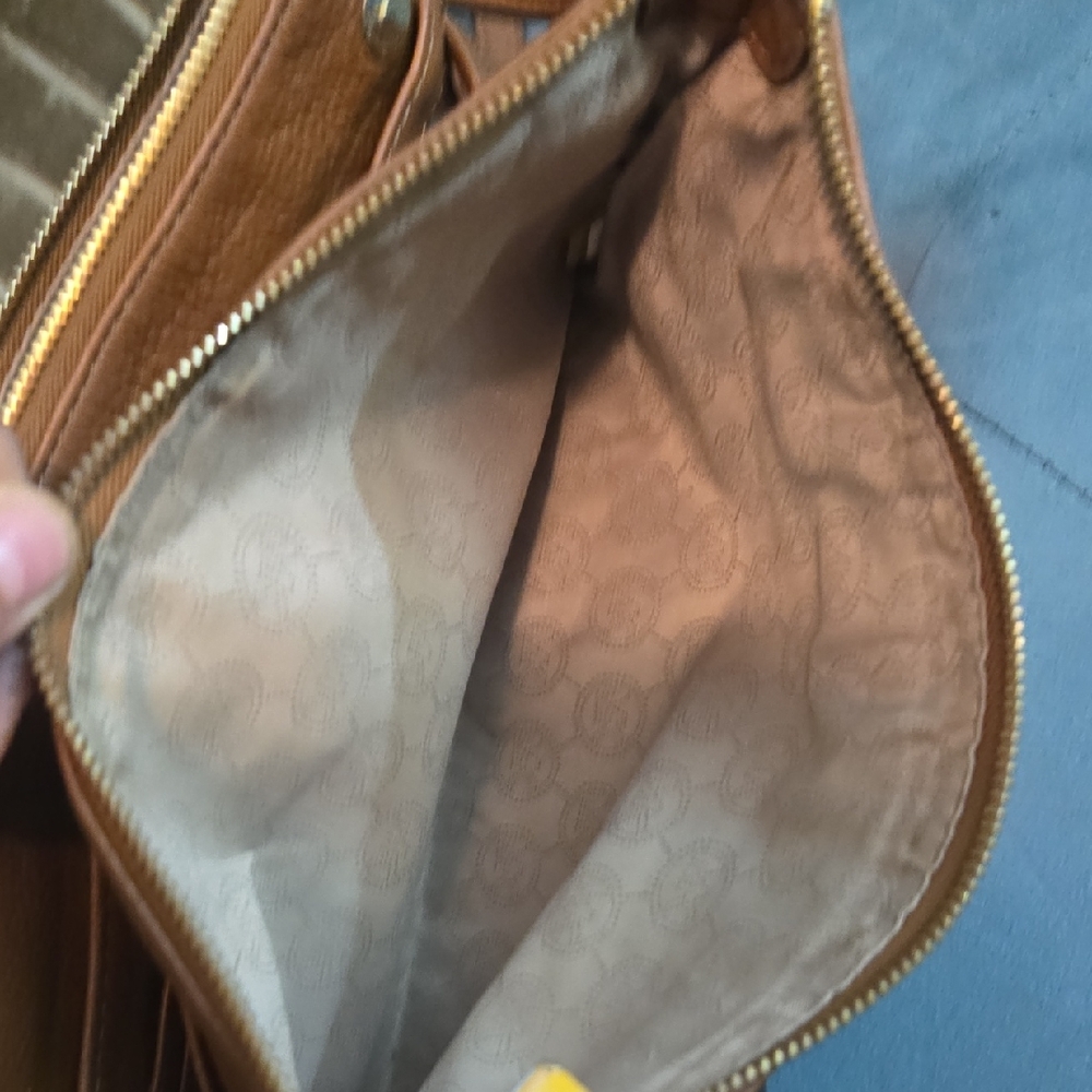 Michael Kors Tan Leather Shoulder Bag - Picture 7 of 8